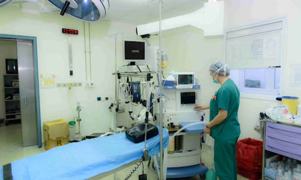 ΕΣΥ: Για ποιο λόγο "πάγωσε" η ρύθμιση για τα χειρουργεία από ιδιώτες γιατρούς